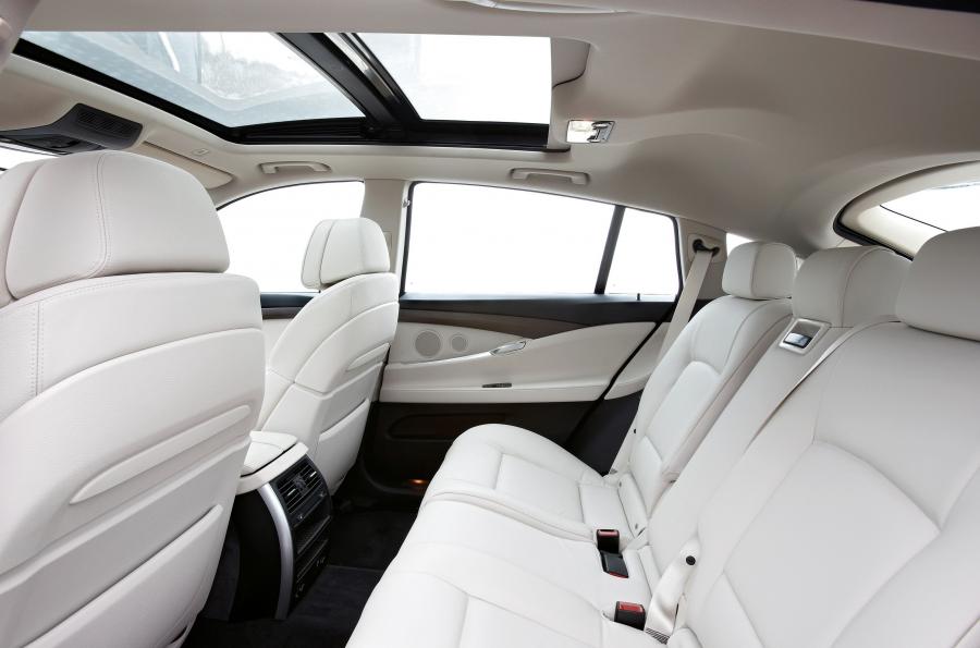  BMW 5-Series GT 2010 года  (фото 53 из 133)